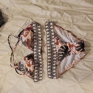 NWT Venus Tropical Bikini